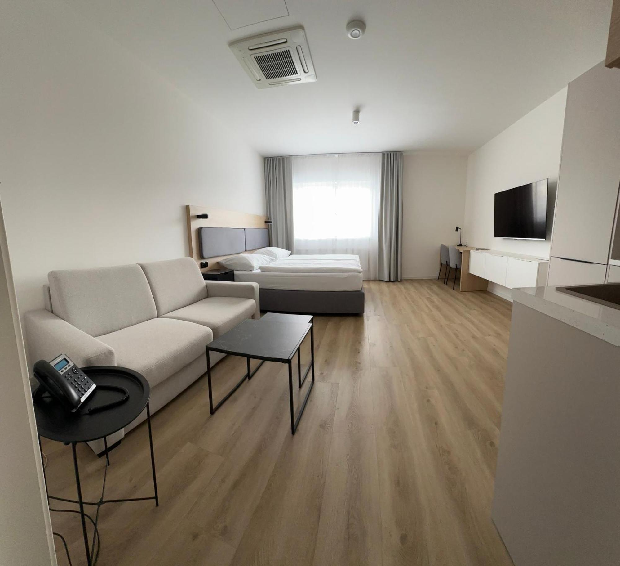 Hotel Kapitol Мост Экстерьер фото