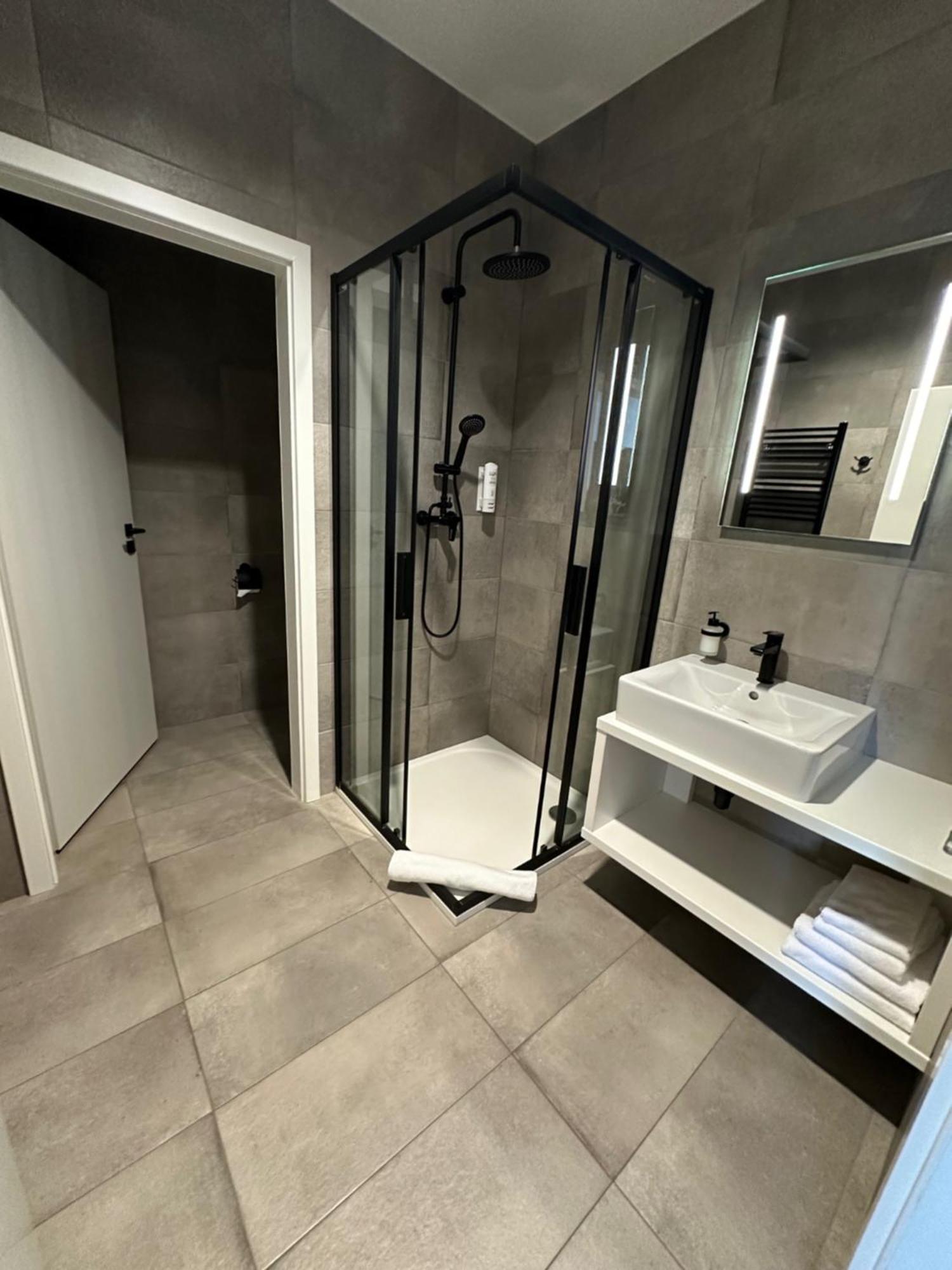 Hotel Kapitol Мост Экстерьер фото