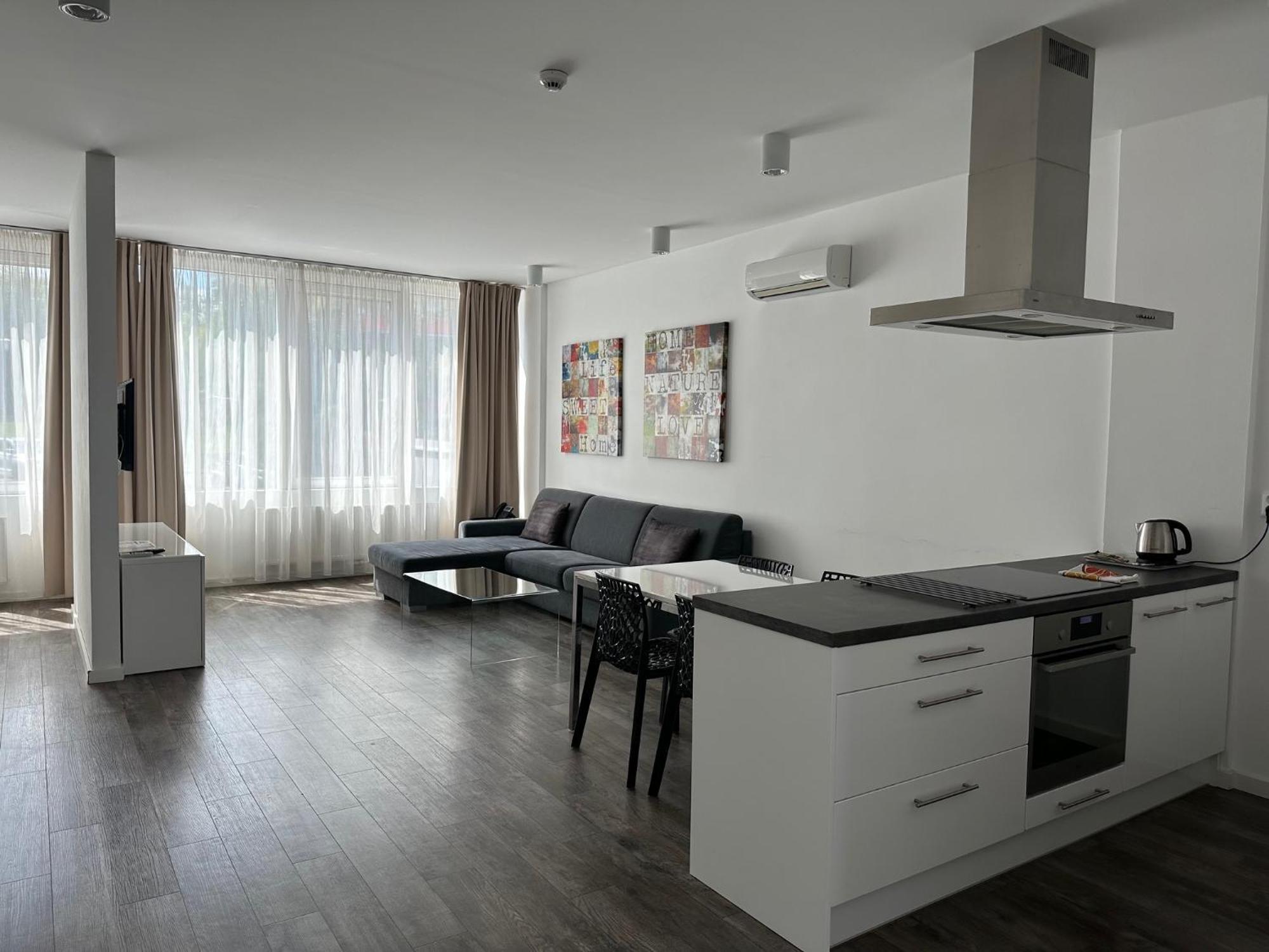 Hotel Kapitol Мост Экстерьер фото