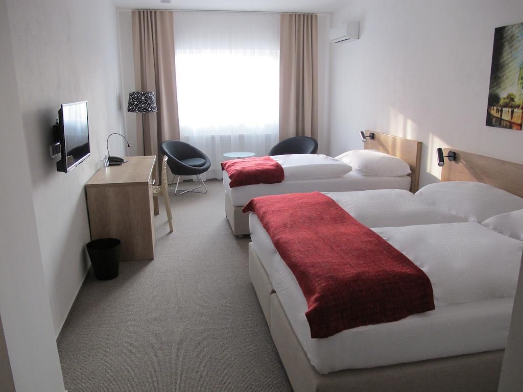 Hotel Kapitol Мост Номер фото